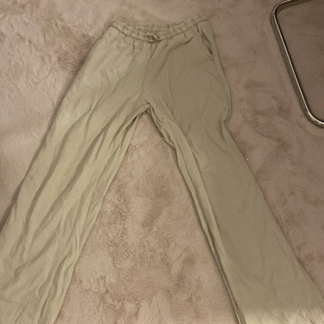 Beiga linnebyxor från Lindex Kids