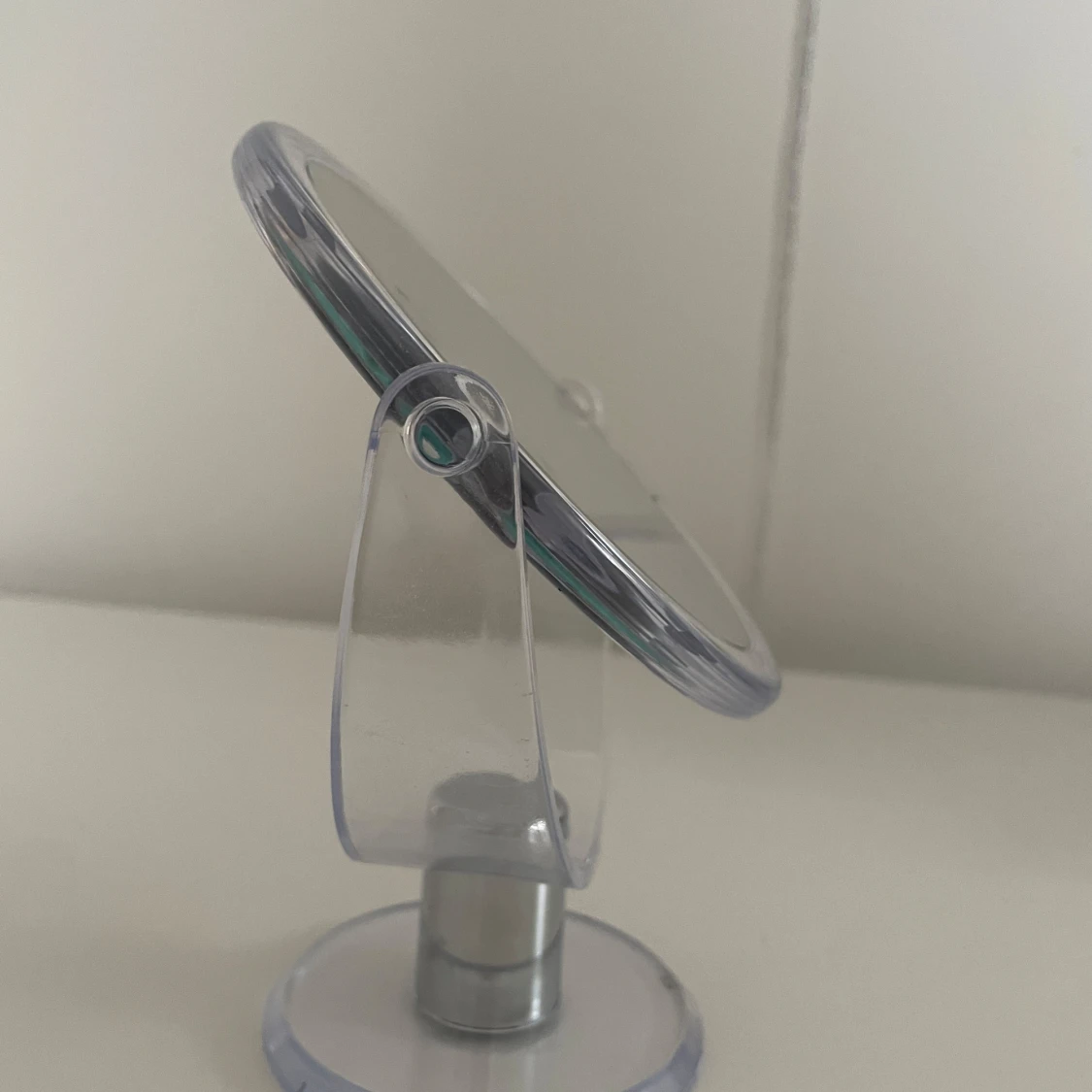 Rund sminkspegel med genomskinlig ram - 1