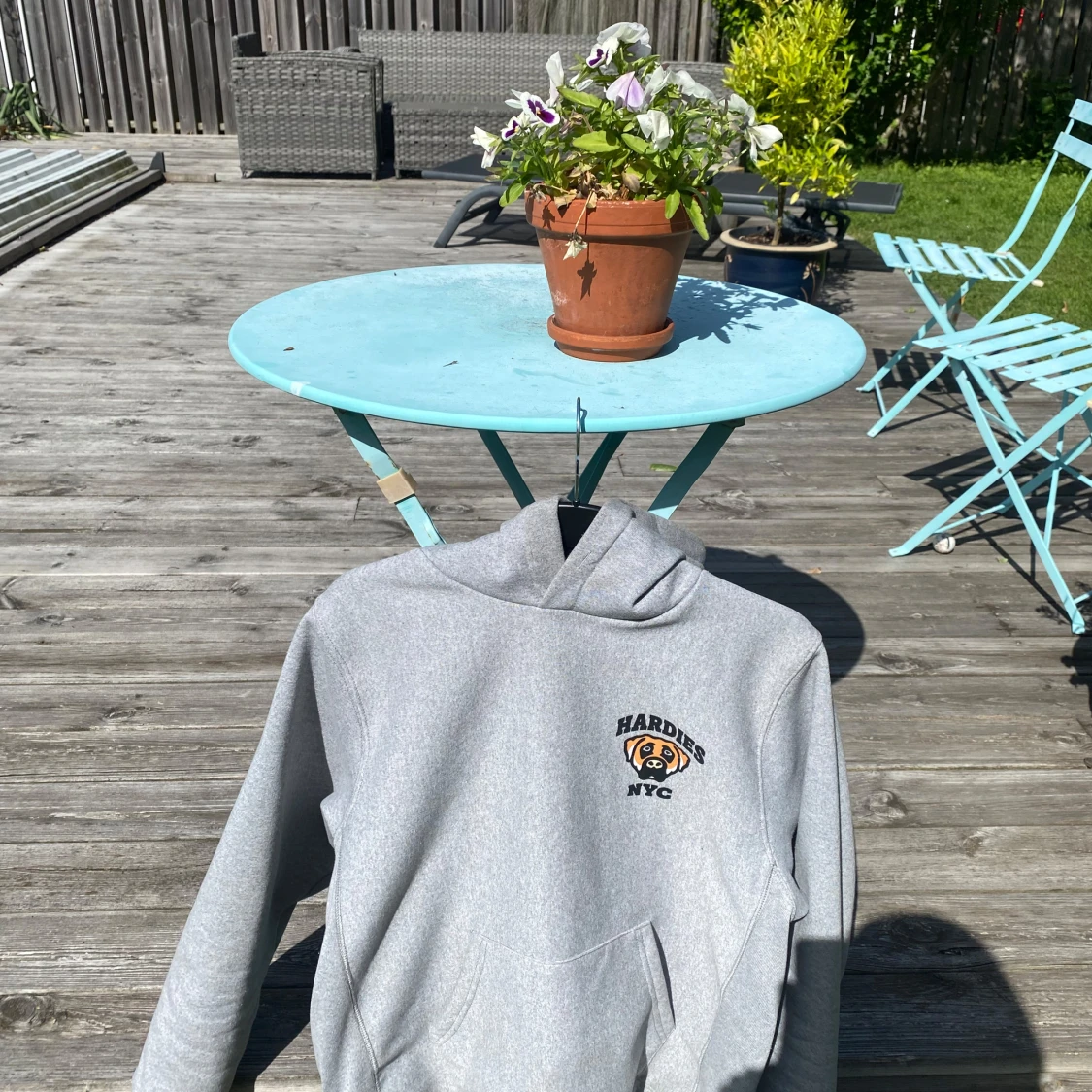 Grå Hardies NYC hoodie med biltryck - 2