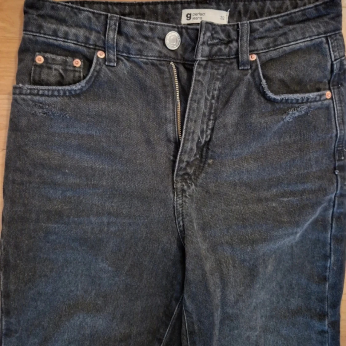 Svarta ripped jeans från Perfect Jeans - 1