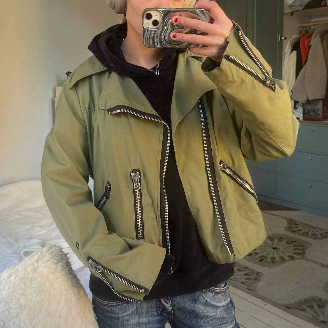 Olivgrön bomberjacka med dragkedjor