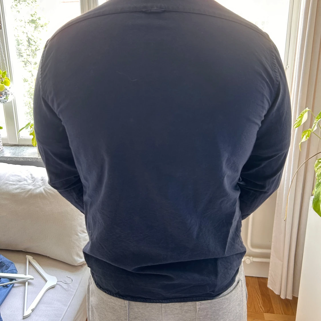 Mörkblå skjorta från H&M Regular Fit - 1