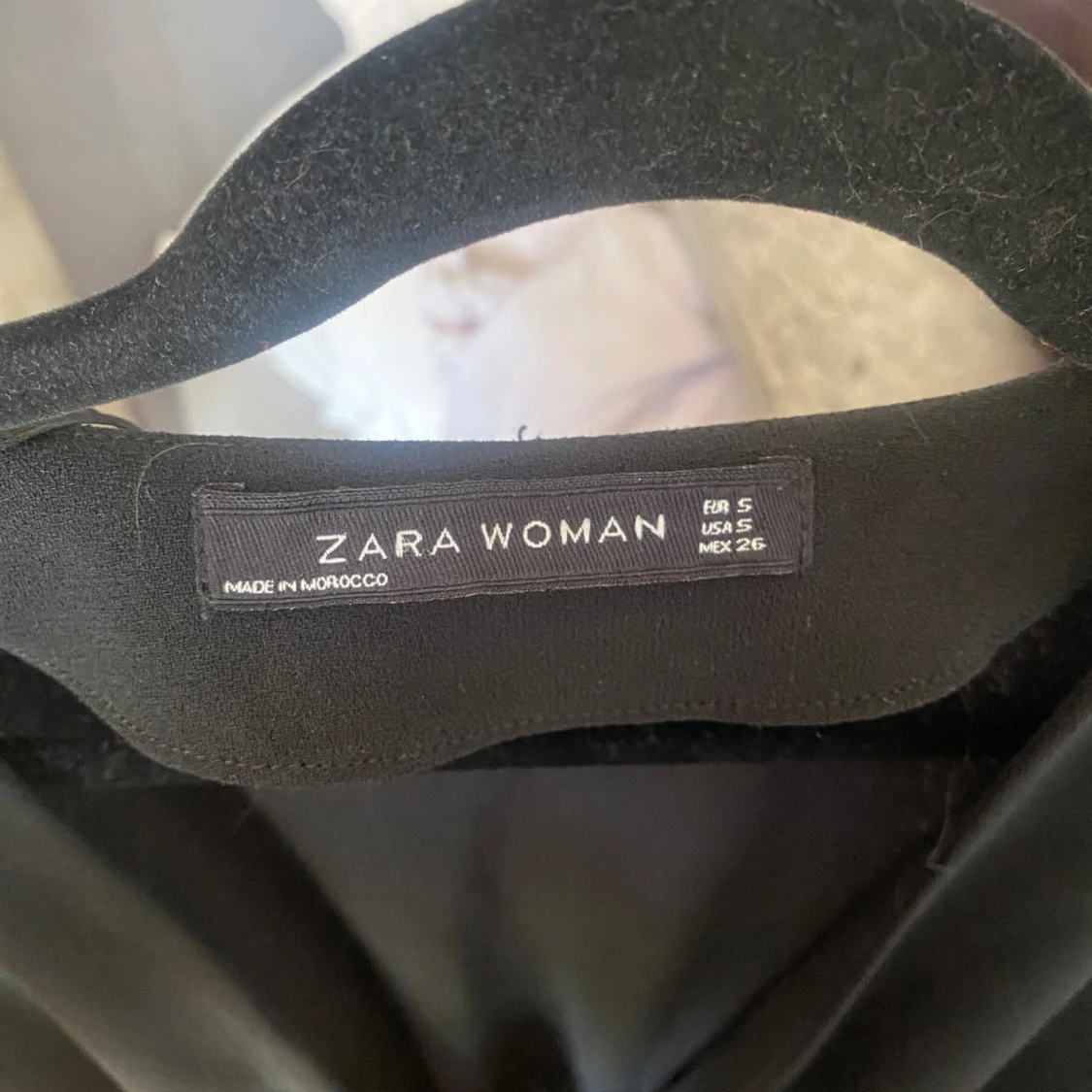 Svart jumpsuit med knyt från Zara Woman - 2