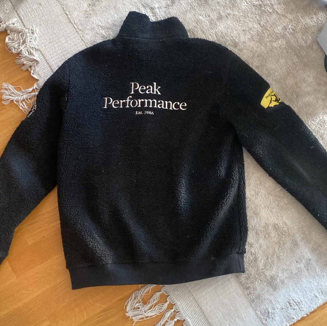 Svart teddyjacka Peak Performance - 1