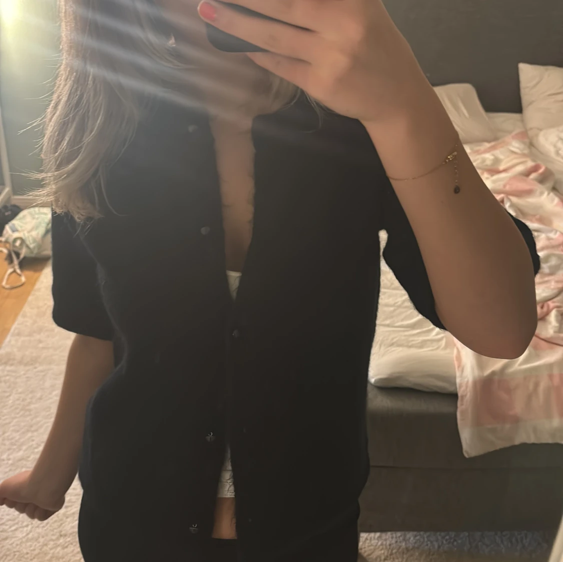 Svart kortärmad skjorta med knappar