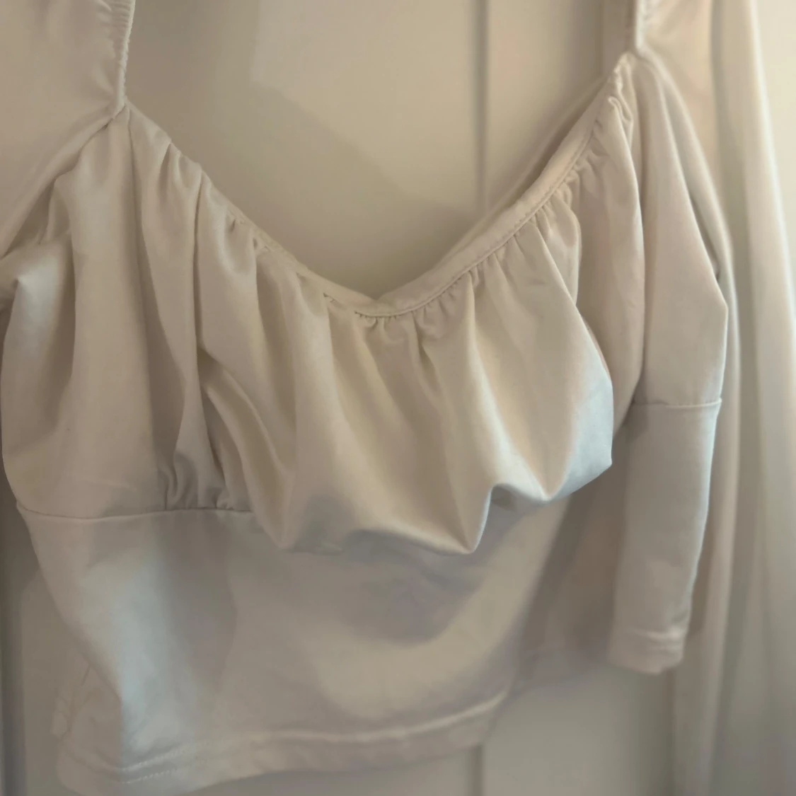 Vit croppad topp från SHEIN - 2