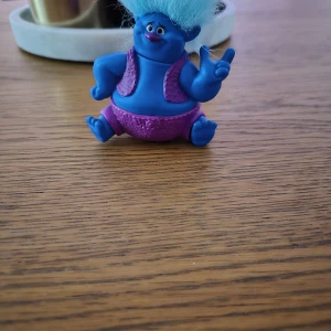 Biggie ifrån filmen trolls - Biggie ifrån filmen trolls, tyvärr har han ingen husdjursmask.