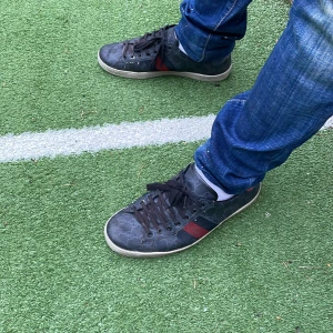 Riktigt feta Gucci ace - Riktigt feta Gucci ace! Säljer åt min kompis! 7/5 strlk. 7/10 skick. Skriv för mer info.