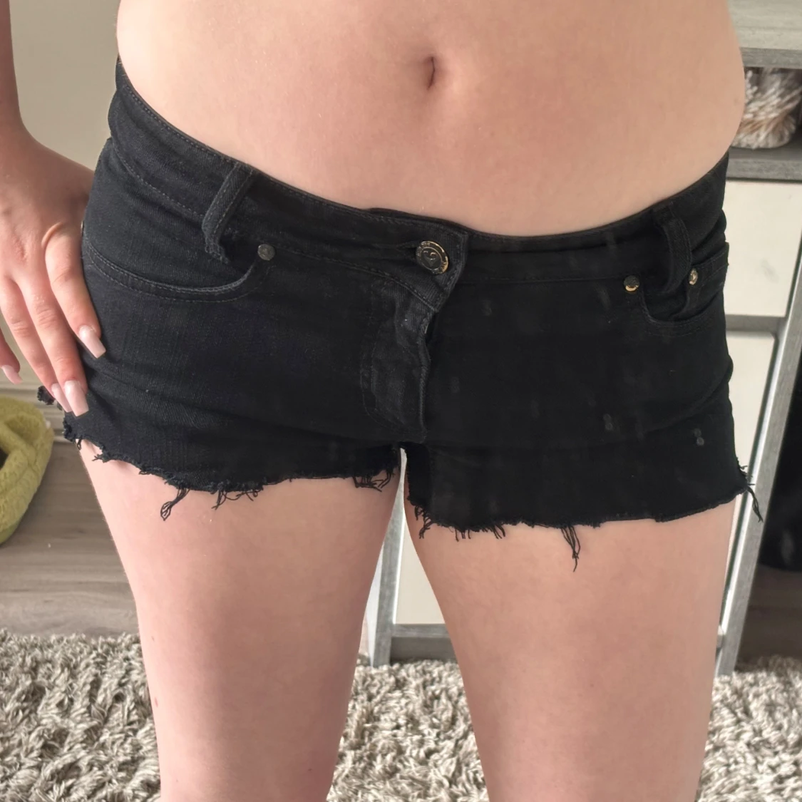 Svarta jeansshorts från Sweet Poison