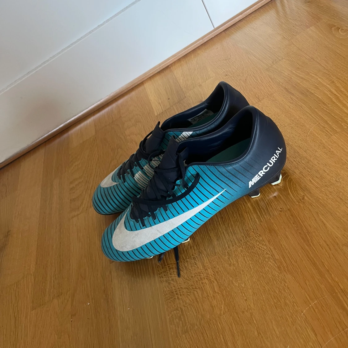 Nike fotbollsskor  - 1