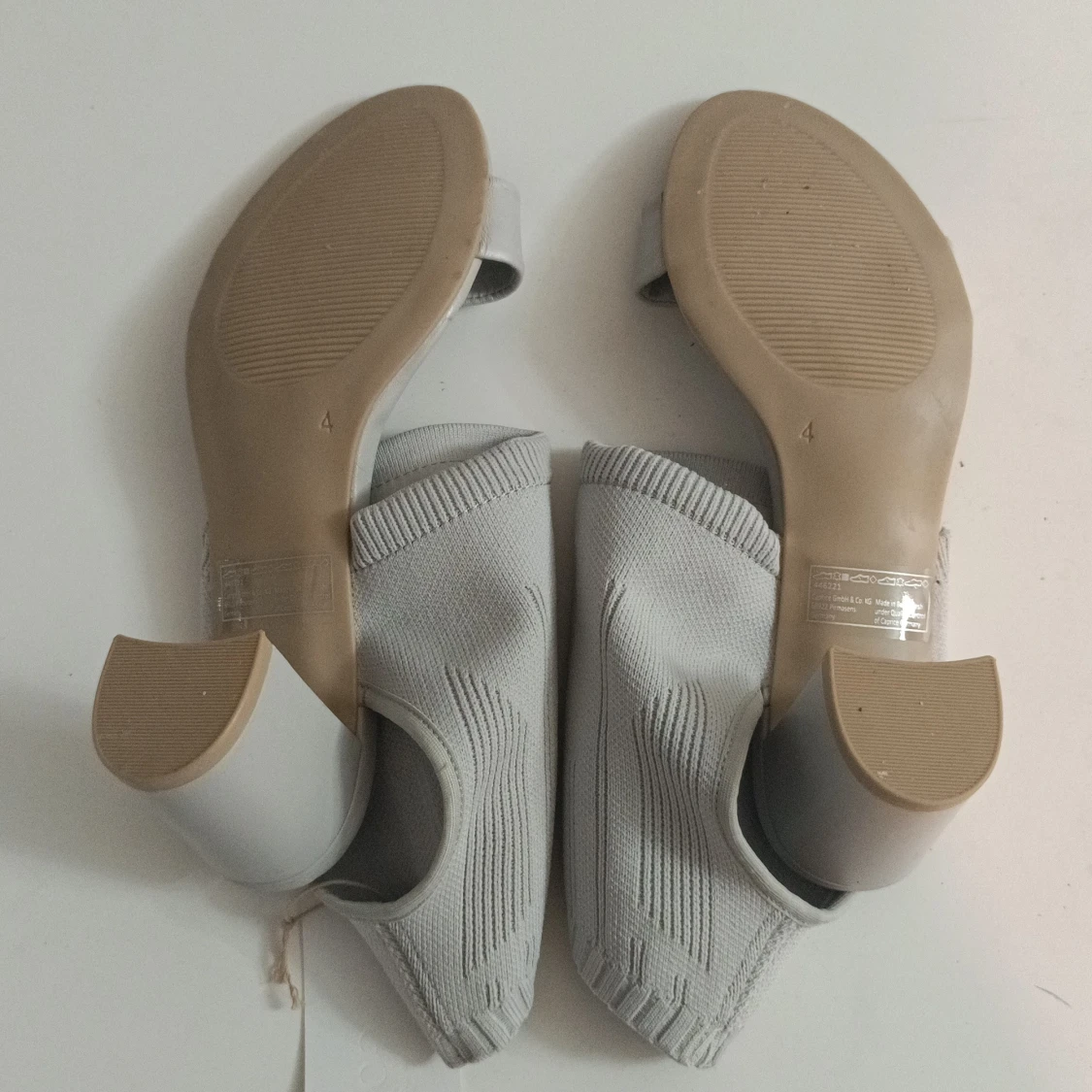 Grå sandaler med stickad detalj BE:GOLD - 3