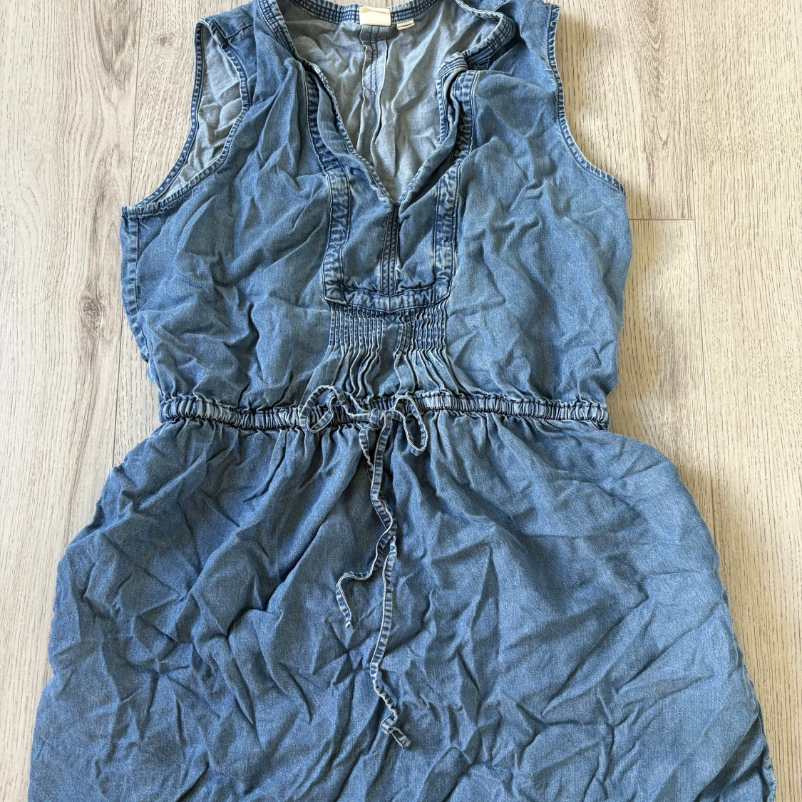 Blå jeansklänning från GAP