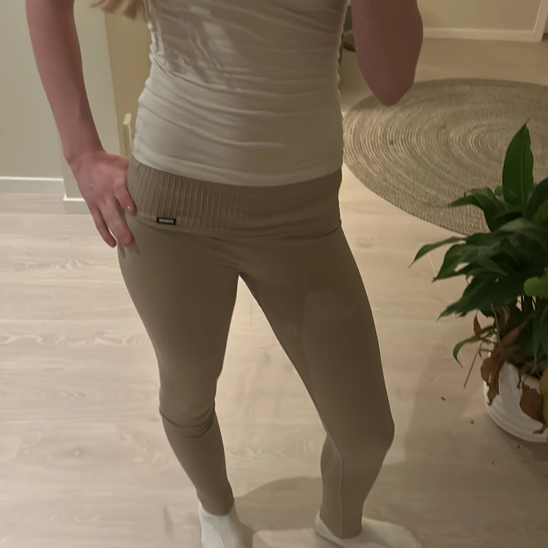 Beige leggings från Stronger