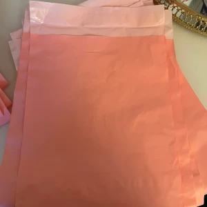 Rosa postpåsar ”mailingbags” 11st - Rosa postpåsar som är ganska tunna men tåler ganska mycket ändå. 11st