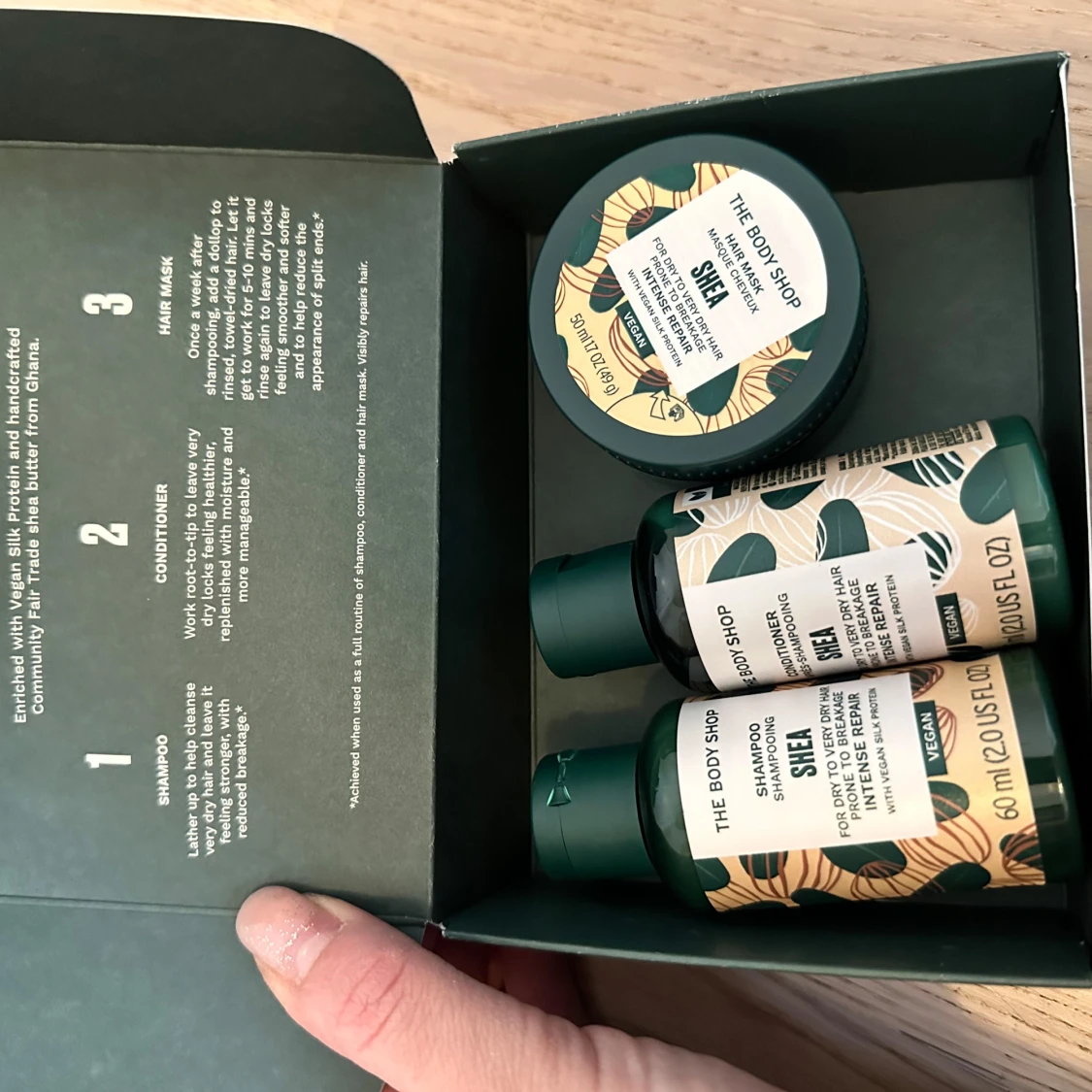 Repair & Nourish Shea Haircare Starter Kit från The Body Shop - 1