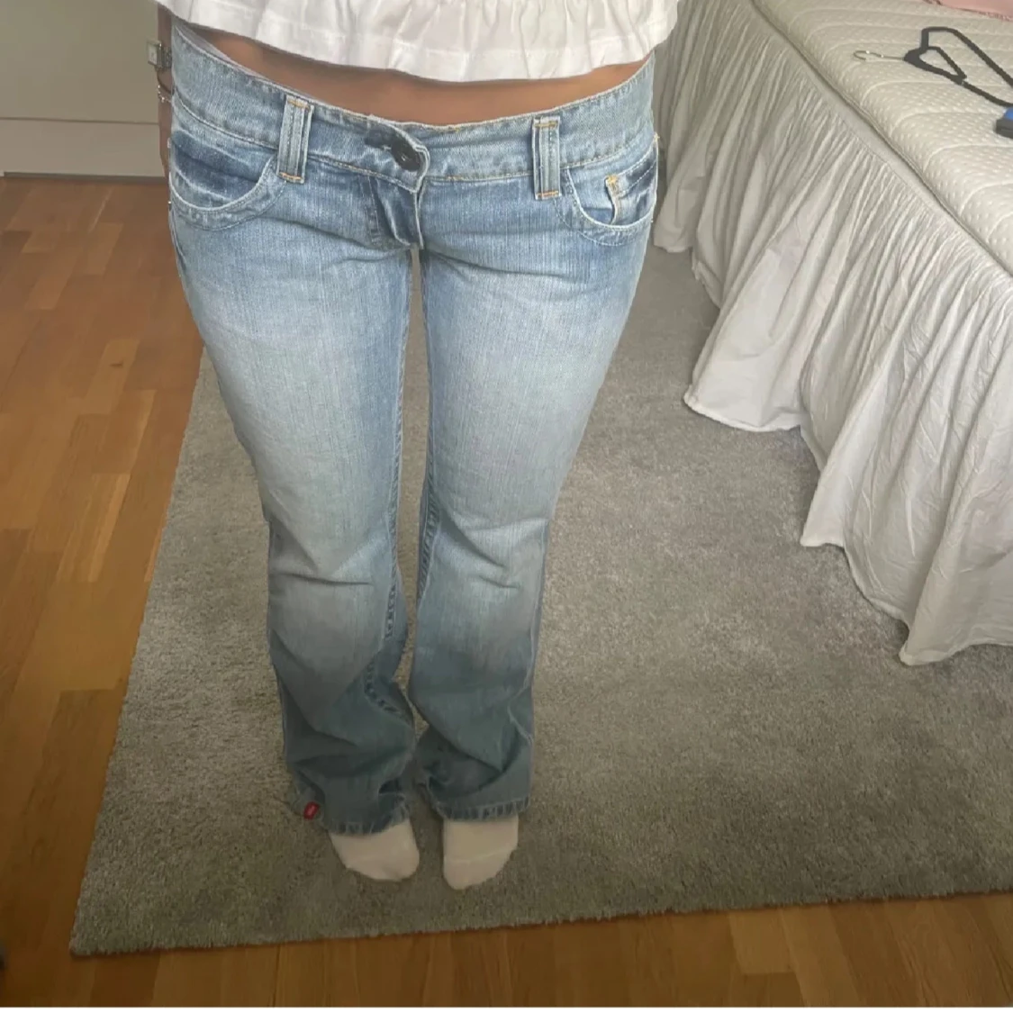 Blå bootcut jeans