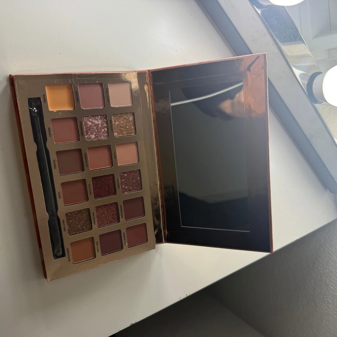 Ögonskuggspalett Socialite från W7 - 1