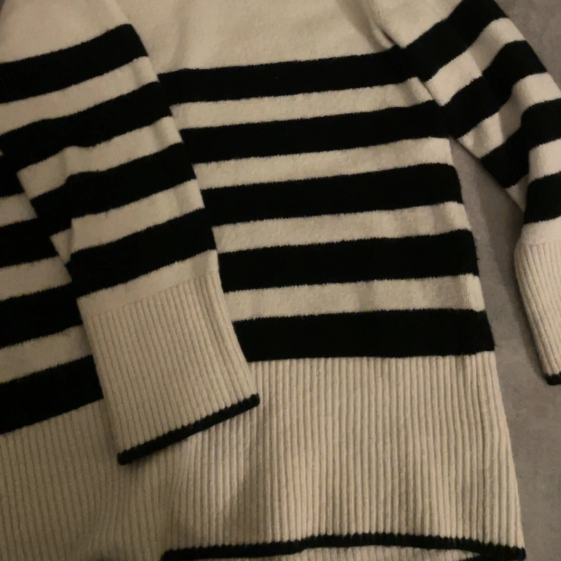 Randig stickad tröja - 3