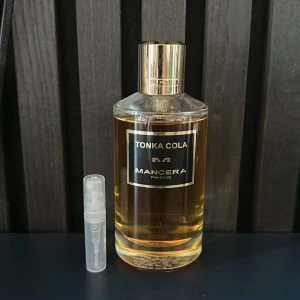 Tonka Cola från Mancera - Säljer en flaska Tonka Cola från Mancera. Perfekta doften inför sena kvällar med manlig samt unik doft. En av de unikaste dofterna med cola och körsbär som är i bakgrunden av doften. Doften är unik och spännande, perfekt för den som vill sticka ut.