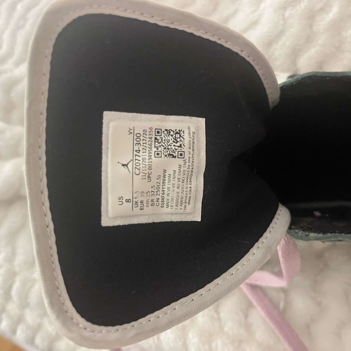 Nike Air Jordan 1 Mid SE i grönt och svart - 3