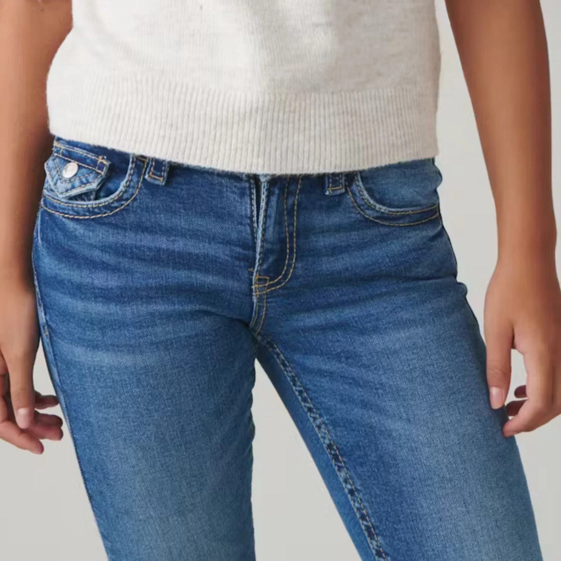 Blå jeans från Gina Tricot
