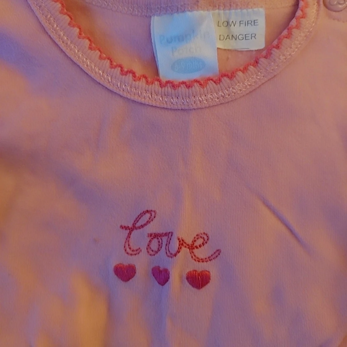 Rosa långärmad body med hjärtan, 6-9 månader  - 1