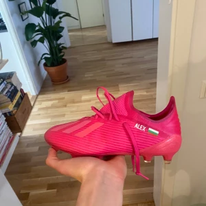 Adidas X - adidas fotbollsskor mycket bra skick använda ett fåtal gånger. Pris går att diskutera 