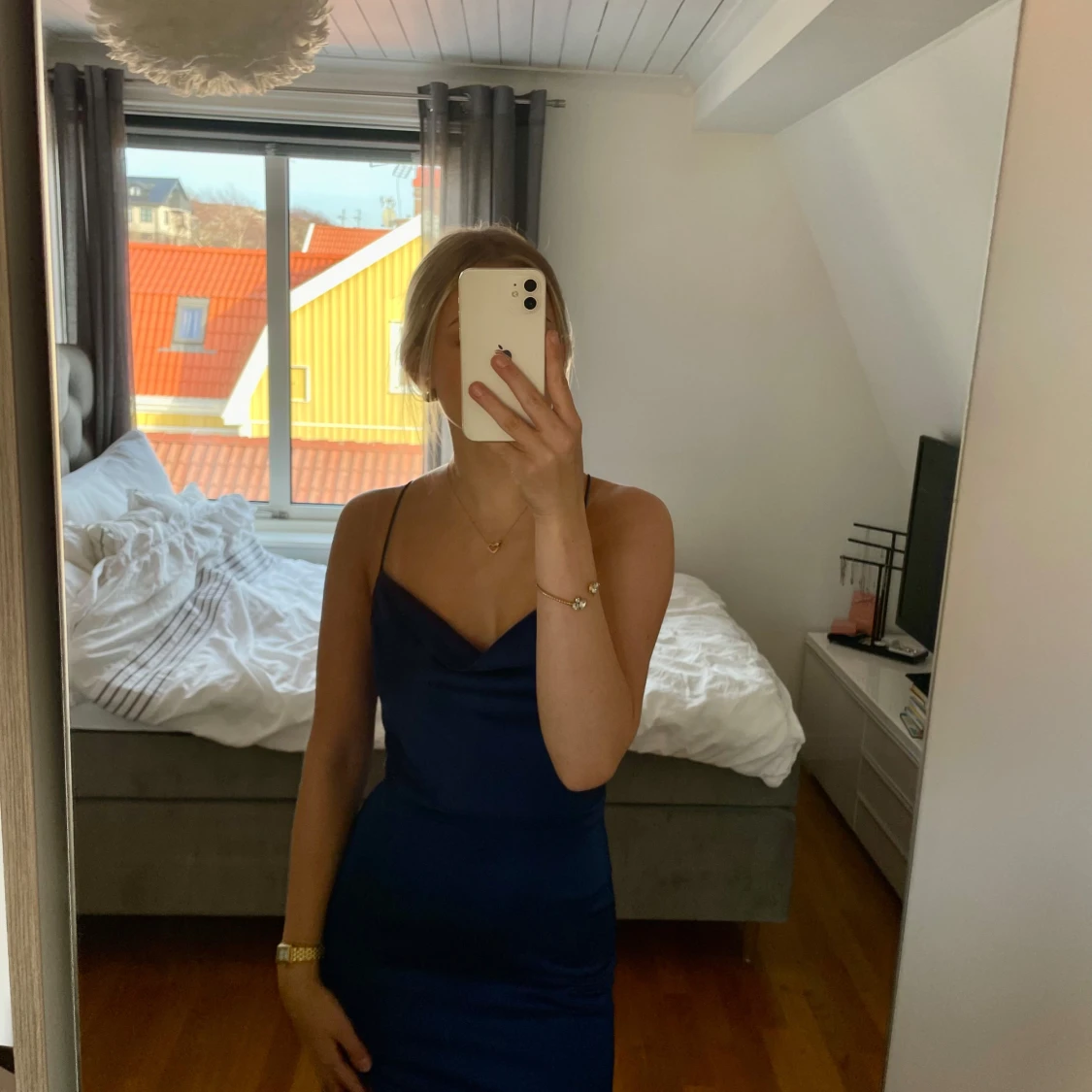 Mörkblå balklänning