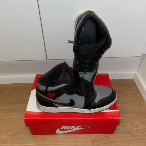Nike Air Jordan 1 Shadow Red - Good quality Jordan 1 Mids. Used for about a year now. They are still in great shape. 