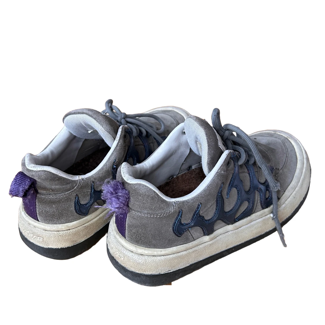 Grå sneakers från Eytys - 2