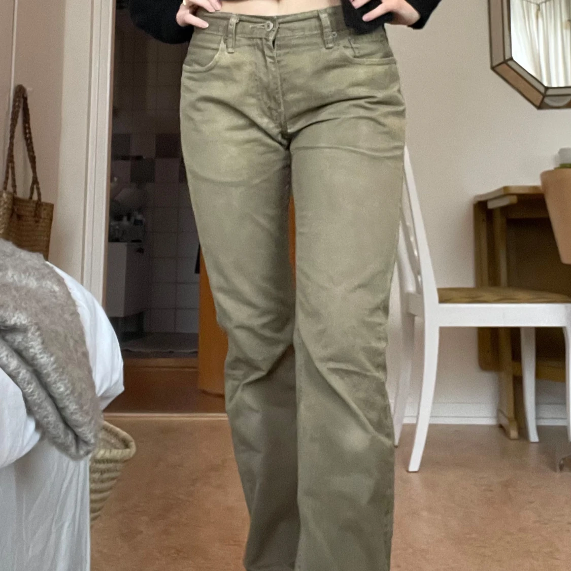 Low waisted jeans från Levi's (Oliveröna) - 2