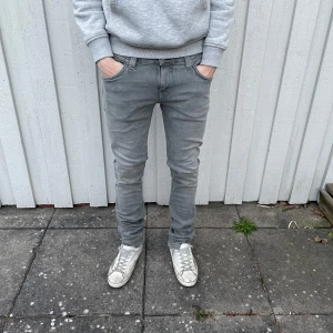 Nudie Jeans  - Nudie jeans - Modell: Tight Long John - Storlek: W31/L34 - skick: 9/10- Nypris runt 2000kr