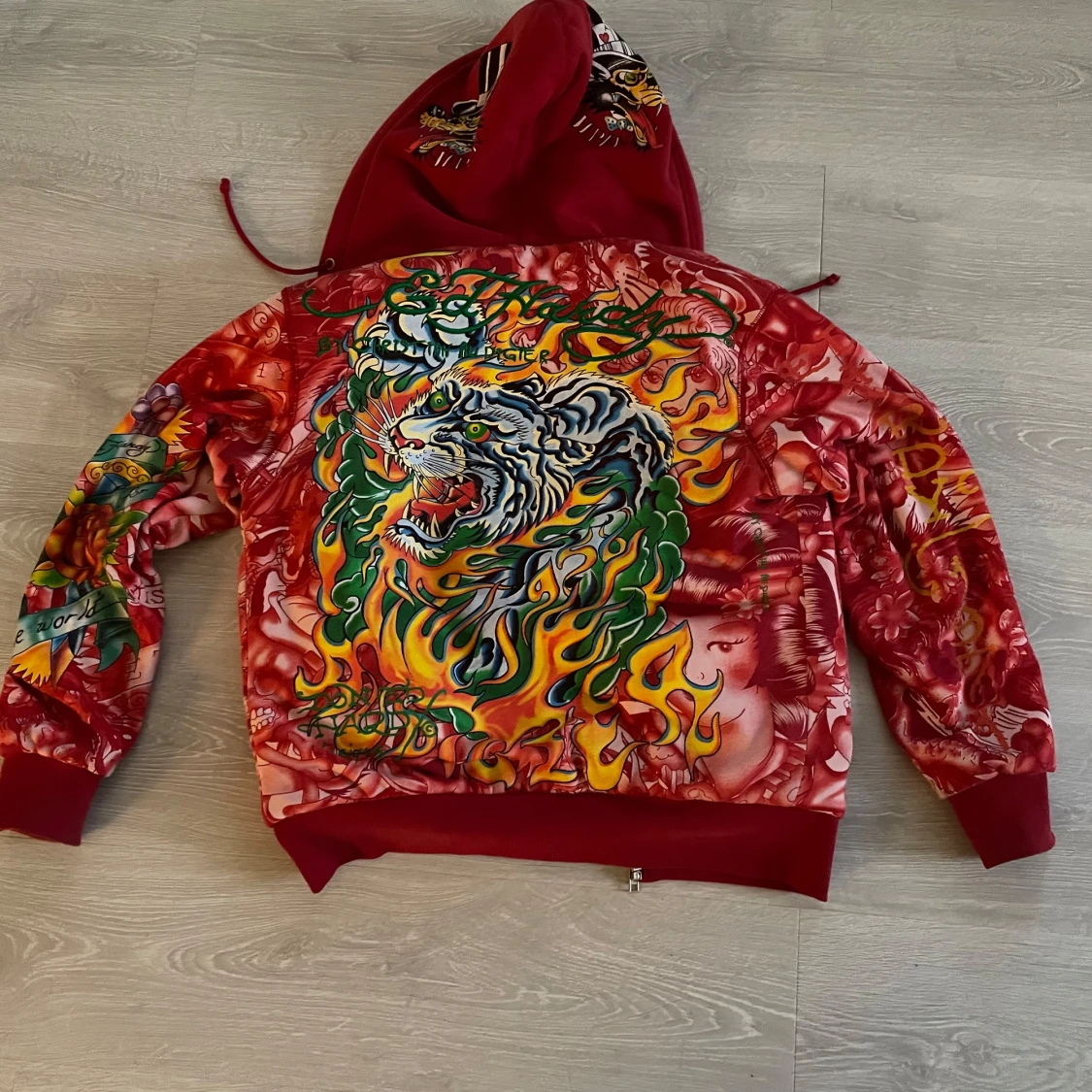 Röd Ed Hardy zip up med tryck - 1