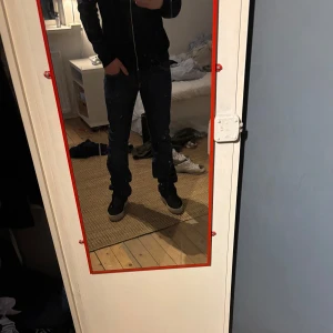 Dondup George jeans  - Jeans 34 längd 28 bredd sitter lite större på mig för är bara 175, nypris 4500 