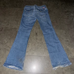 Lowrise jeans - Lågmidjade jeans med vintage fickor. Y2K stil. Bra skick 