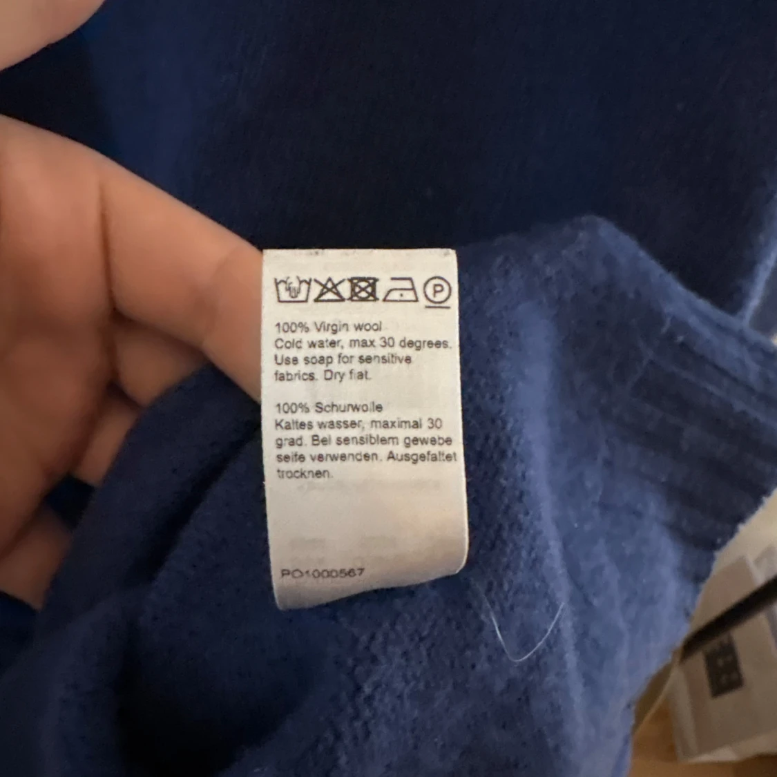 Blå tröja i 100% ull från Oscar Jacobson  - 2