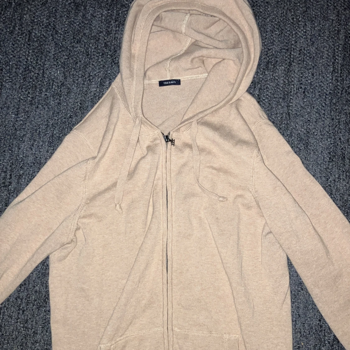 Beige hoodie från Tresanti - 1