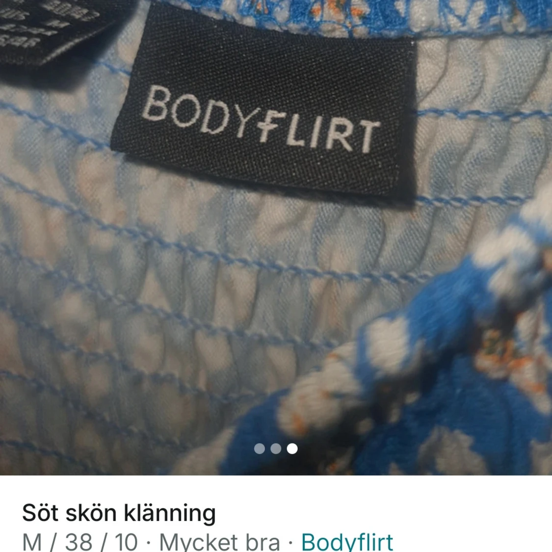 Blommig blå klänning från Bodyflirt - 1