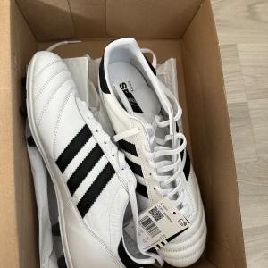ADIDAS COPA MUNDIAL WHITE - Helt nya 10/10 storlek 44