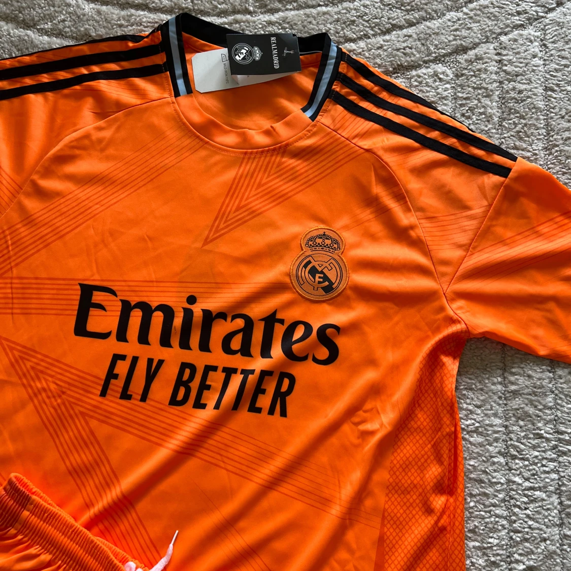 Real Madrid Mbappé orange match kit - 2
