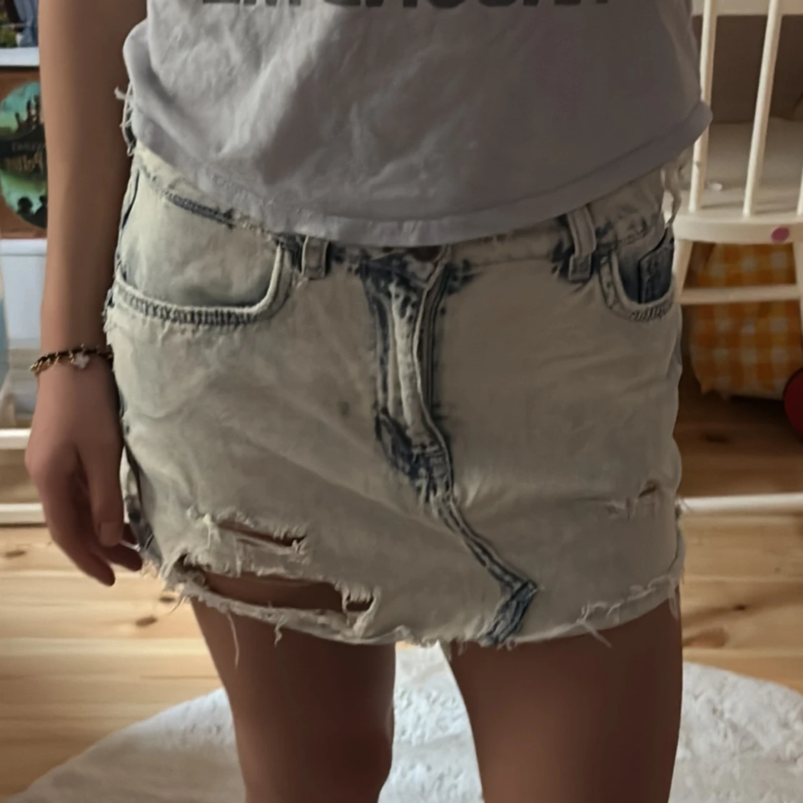 Sliten jeanskjol - 1