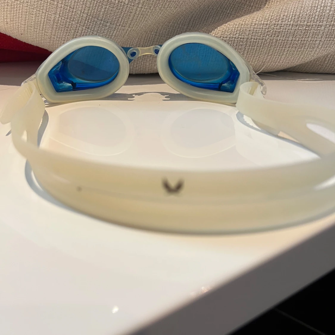 Blå simglasögon från Malmsten - 2