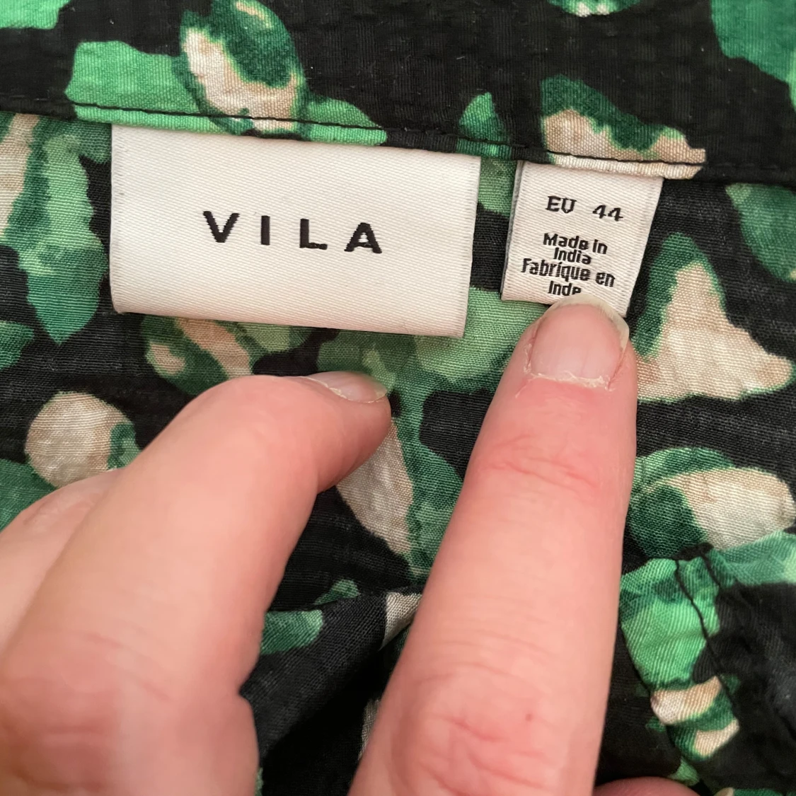 Grönmönstrad klänning från Vila - 3