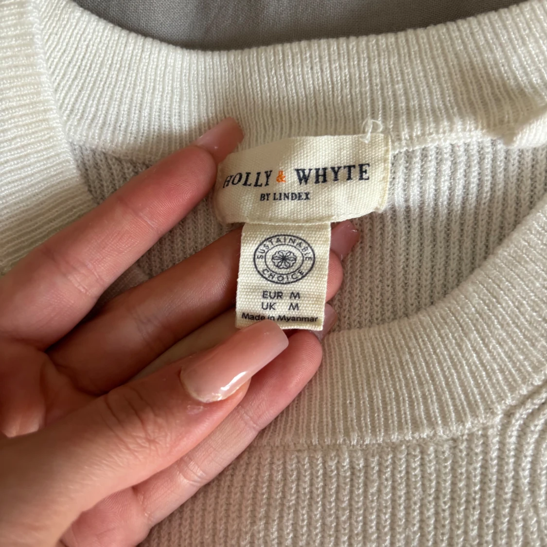 Vit ribbad tröja från Holly & Whyte - 1