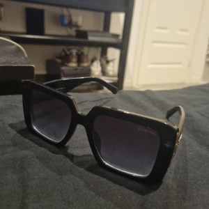 Ferragamo glasögon - Ferragamo glasögon till dam                             Box medföljer ej!