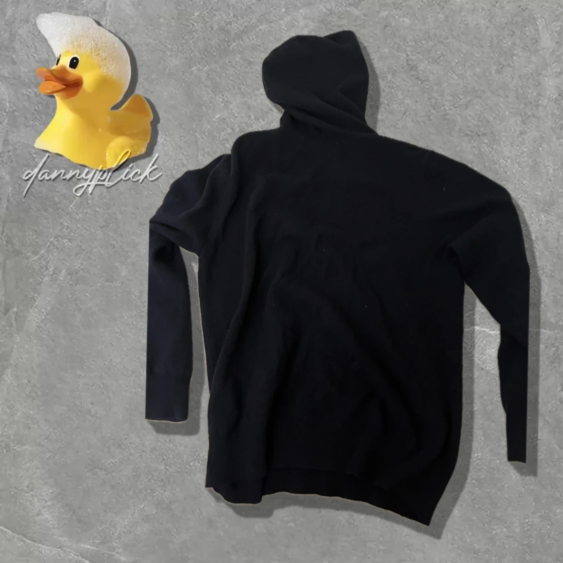 Marinblå kashmir hoodie från Sayless - 1