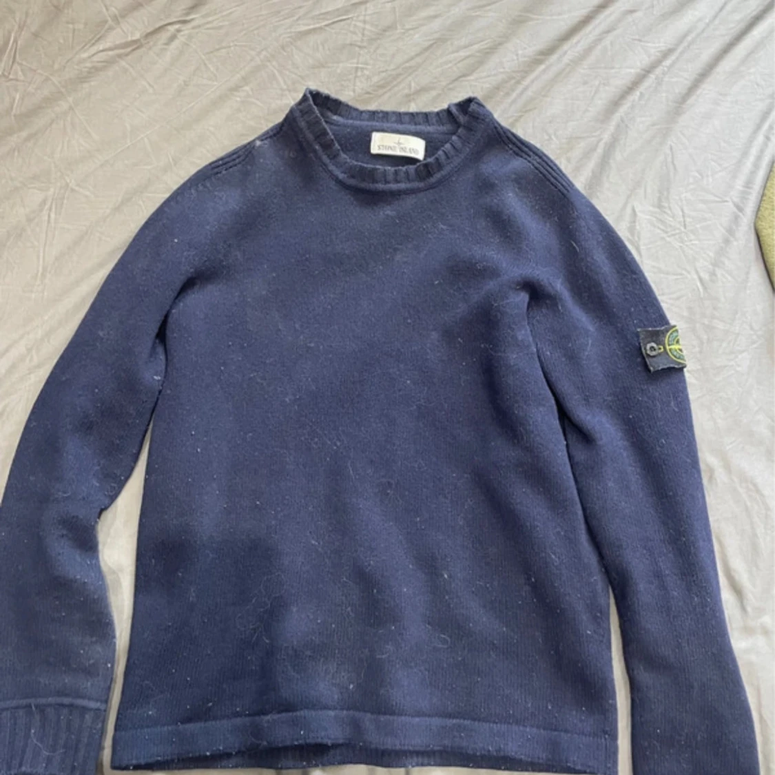 Mörkblå stickad tröja från Stone Island - 2