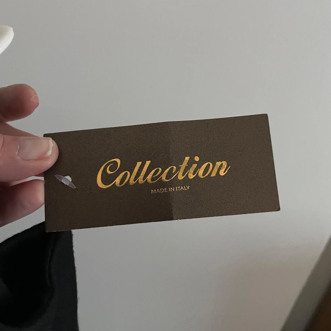 Svart klassisk klänning med markerad midjafrån collection - 2