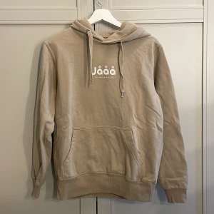 Jåå merch - Beige Jåå merch i storlek XS. Har dock en liten fläck på framsidan
