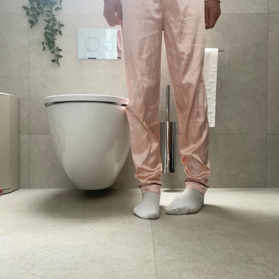 Rosa satinpyjamas från SHEIN - 2